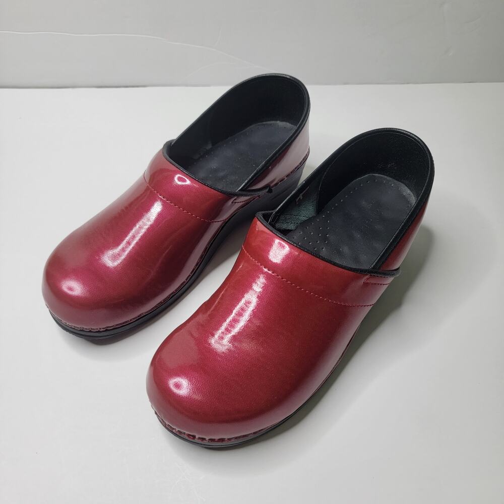 Sanita Women's Professional Patent Slip-Resistant Chef Clog Sz